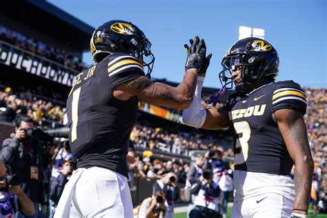 digit in the score 0 no|Brady Cook, Luther Burden III show No. 11 Missouri's potential in .